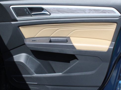 Used 2021 Volkswagen Atlas Cross Sport SE w/ Panoramic Sunroof Package AWD/4WD image 31