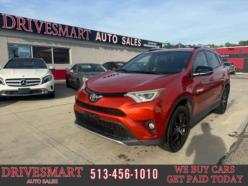 Used 2016 Toyota RAV4 SE image 1