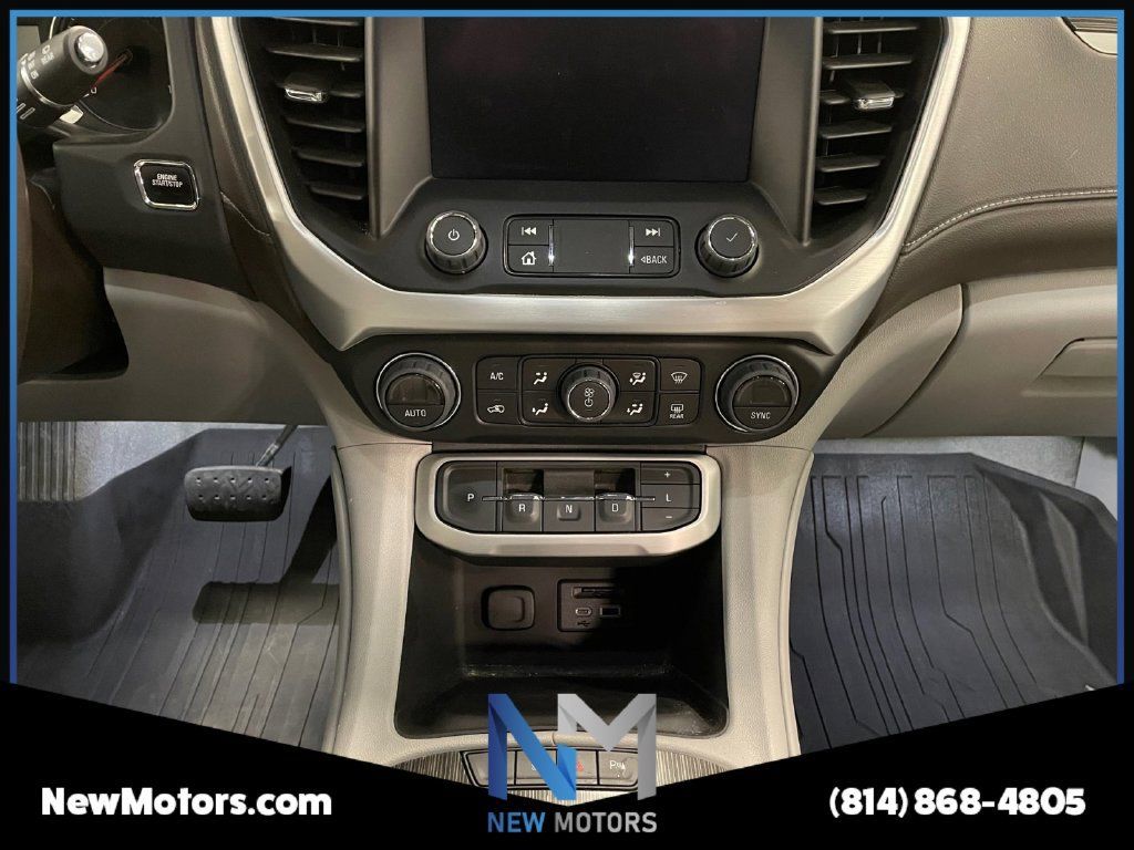 Used 2023 GMC Acadia SLT w/ Preferred Package AWD/4WD image 11