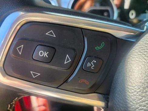 Used 2023 Jeep Gladiator Overland image 16