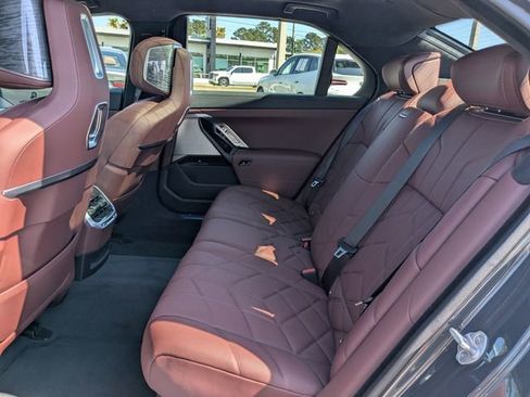 New 2026 BMW 760i xDrive w/ Luxury Rear Seating Package AWD/4WD image 13