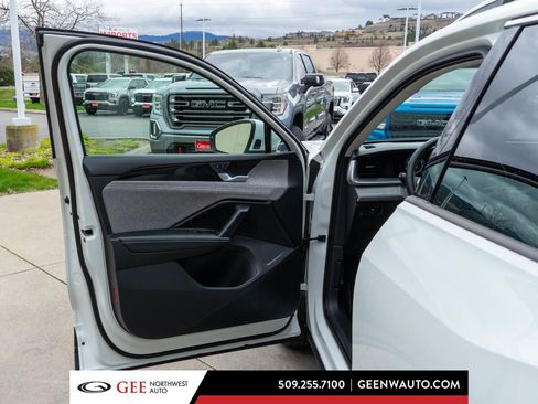 Used 2025 Volkswagen Tiguan S AWD/4WD image 16