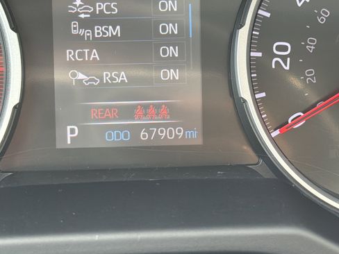 Used 2021 Toyota RAV4 XLE Premium image 22