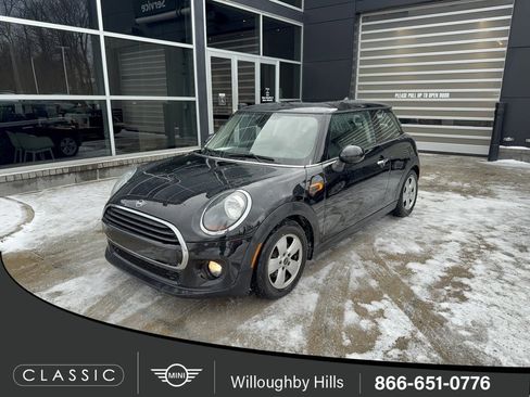 Used 2019 MINI Cooper 2-Door Hardtop image 1