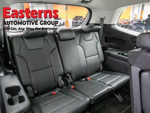 Used 2020 Kia Telluride S w/ S 8 Passenger Seating Package AWD/4WD image 23