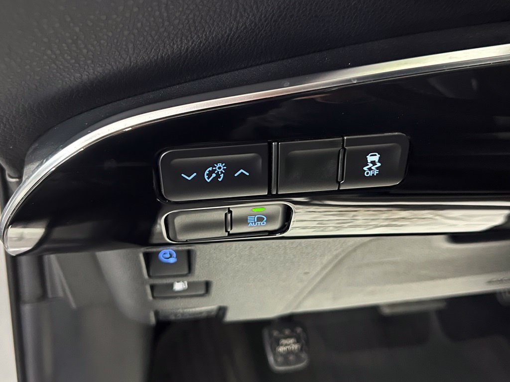 Certified 2021 Toyota Prius Prime XLE FWD image 39