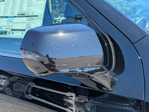 New 2026 Chevrolet Suburban High Country image 12