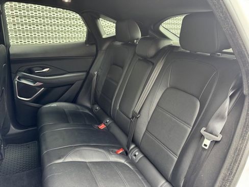 Used 2018 Jaguar E-PACE SE image 10