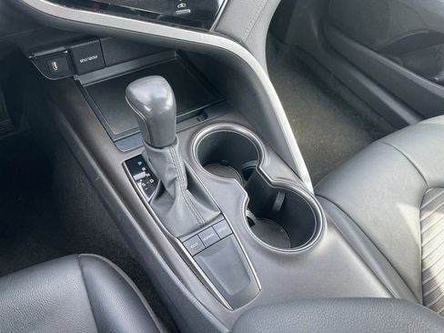 Used 2023 Toyota Camry SE image 16