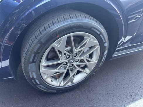 Used 2025 Genesis GV70 2.5T image 9