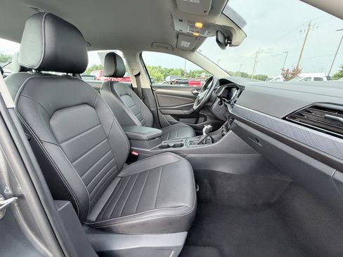 Used 2024 Volkswagen Jetta SE FWD image 24