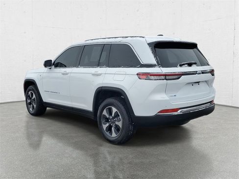 Used 2025 Jeep Grand Cherokee Limited 4xe image 5