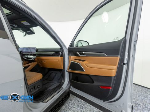 Used 2025 Kia Telluride SX X-Line AWD/4WD image 42