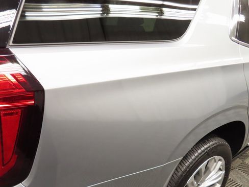 Used 2024 GMC Yukon Denali w/ Denali Reserve Package image 33