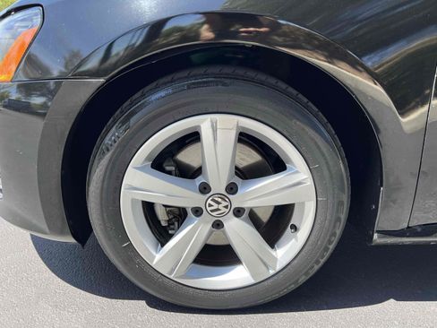 Used 2014 Volkswagen Passat 1.8T SE FWD image 30