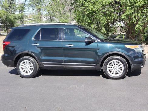 Used 2014 Ford Explorer XLT w/ Equipment Group 202A AWD/4WD image 3