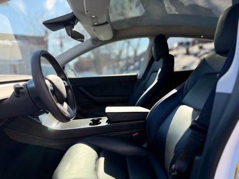 Used 2021 Tesla Model Y Long Range image 15