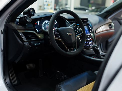 Used 2016 Cadillac CTS V w/ Luxury Package RWD image 28