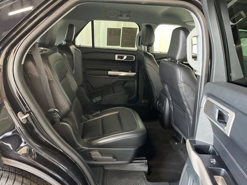 Used 2023 Ford Explorer XLT w/ Equipment Group 202A AWD/4WD image 24