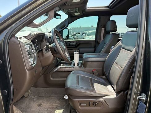 Used 2022 GMC Sierra 3500 Denali AWD/4WD image 2