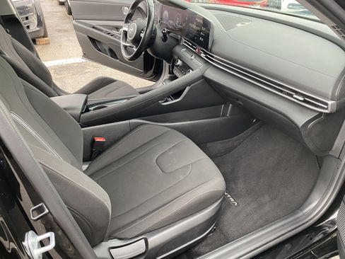 Used 2023 Hyundai Elantra SEL w/ Convenience Package FWD image 20