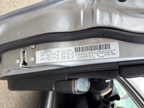 Used 2017 Jeep Cherokee Sport FWD image 17