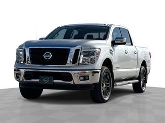 Used 2017 Nissan Titan SL video 1