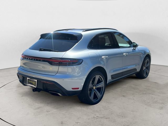 Used 2025 Porsche Macan AWD/4WD image 5
