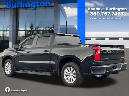 Used 2020 Chevrolet Silverado 1500 Custom w/ Custom Value Package AWD/4WD image 4