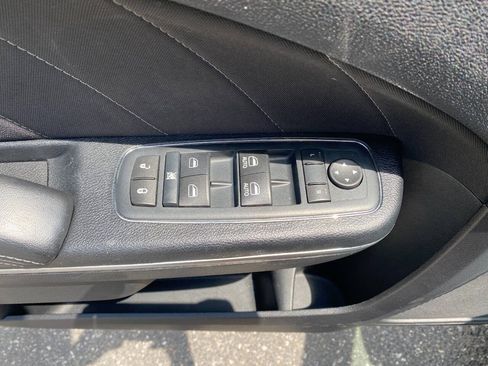 Used 2016 Dodge Charger SXT RWD image 12
