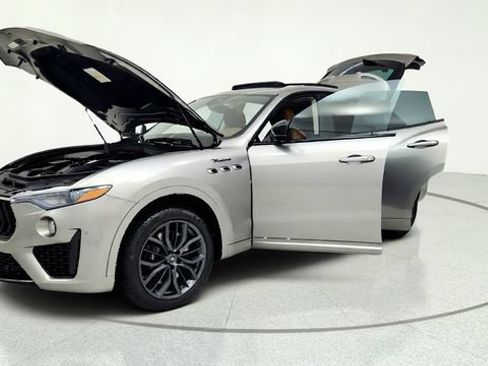 Used 2022 Maserati Levante Modena AWD/4WD image 14