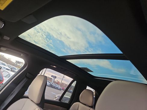 New 2026 Volvo XC90 B6 Plus w/ Protection Package Premier AWD/4WD image 12