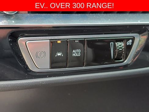 Used 2024 Cadillac Lyriq Luxury AWD/4WD image 14