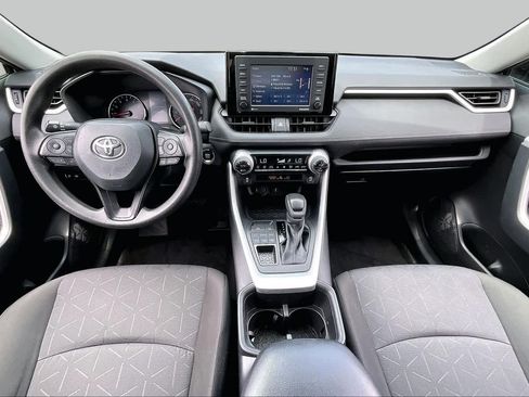 Used 2022 Toyota RAV4 XLE AWD/4WD image 14