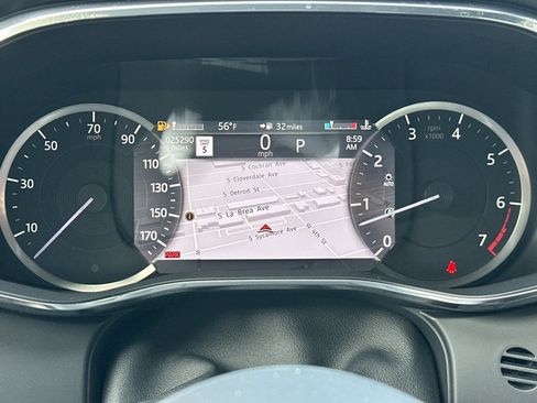 Used 2023 Jaguar F-PACE R-Dynamic S image 19