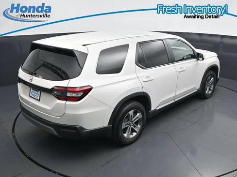 Used 2025 Honda Pilot EX-L image 26