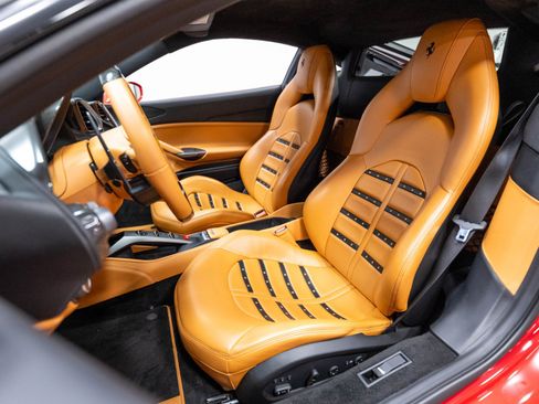 Used 2016 Ferrari 488 GTB RWD image 8