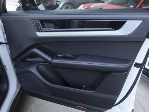 New 2025 Porsche Cayenne S image 37