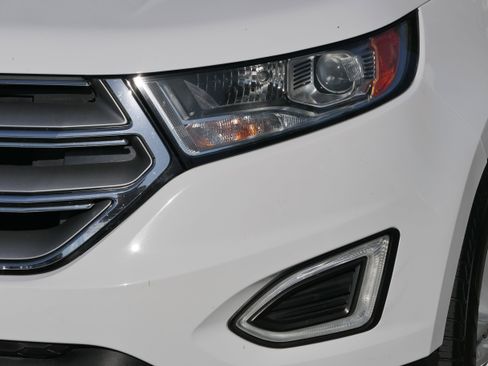 Used 2018 Ford Edge SEL FWD image 9