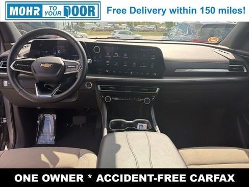 Used 2025 Chevrolet Traverse LT image 37