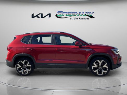 Used 2023 Volkswagen Taos SEL image 5