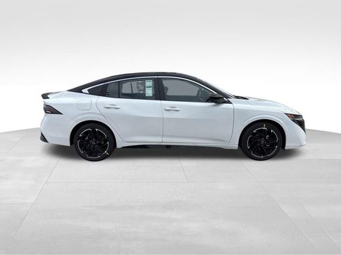New 2026 Nissan Sentra SR w/ SR Premium Package FWD image 5