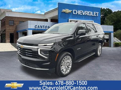 Used 2025 Chevrolet Tahoe LS image 1
