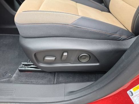 Used 2025 Chevrolet Equinox ACTIV w/ Safety and Technology Package FWD image 17
