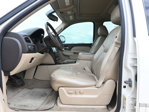 Used 2013 GMC Yukon XL Denali RWD image 16