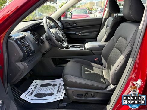 Used 2024 Nissan Pathfinder SV AWD/4WD image 11