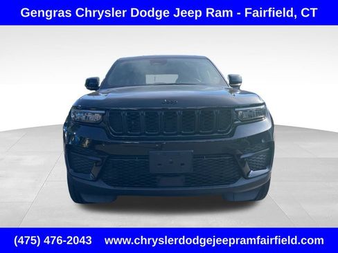 Certified 2023 Jeep Grand Cherokee Altitude AWD/4WD image 2