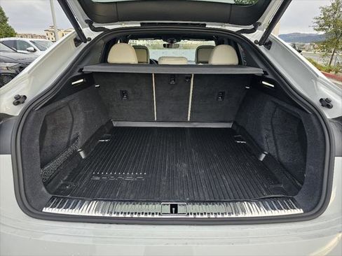 Used 2024 Audi Q8 e-tron Premium Plus image 7