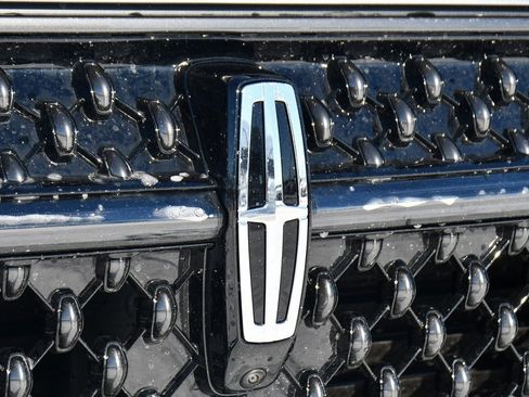 Used 2026 Lincoln Nautilus Premier w/ Equipment Group 102A image 36