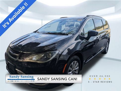 Used 2017 Chrysler Pacifica Touring-L image 1